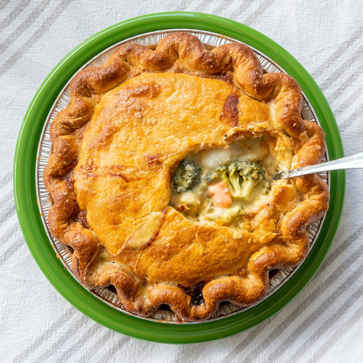 9" Broccoli Cheddar Pot Pie (Vegetarian)